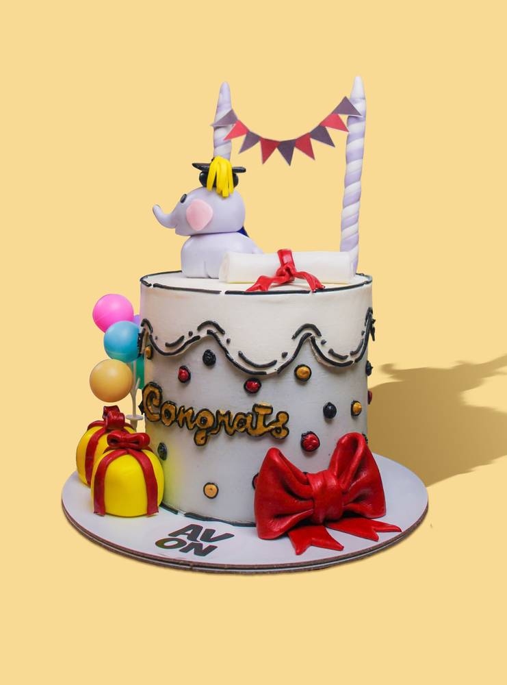 تصاميم كيك تخرج تناسب كل المناسبات وتليق بهدايا التخرج المميزة