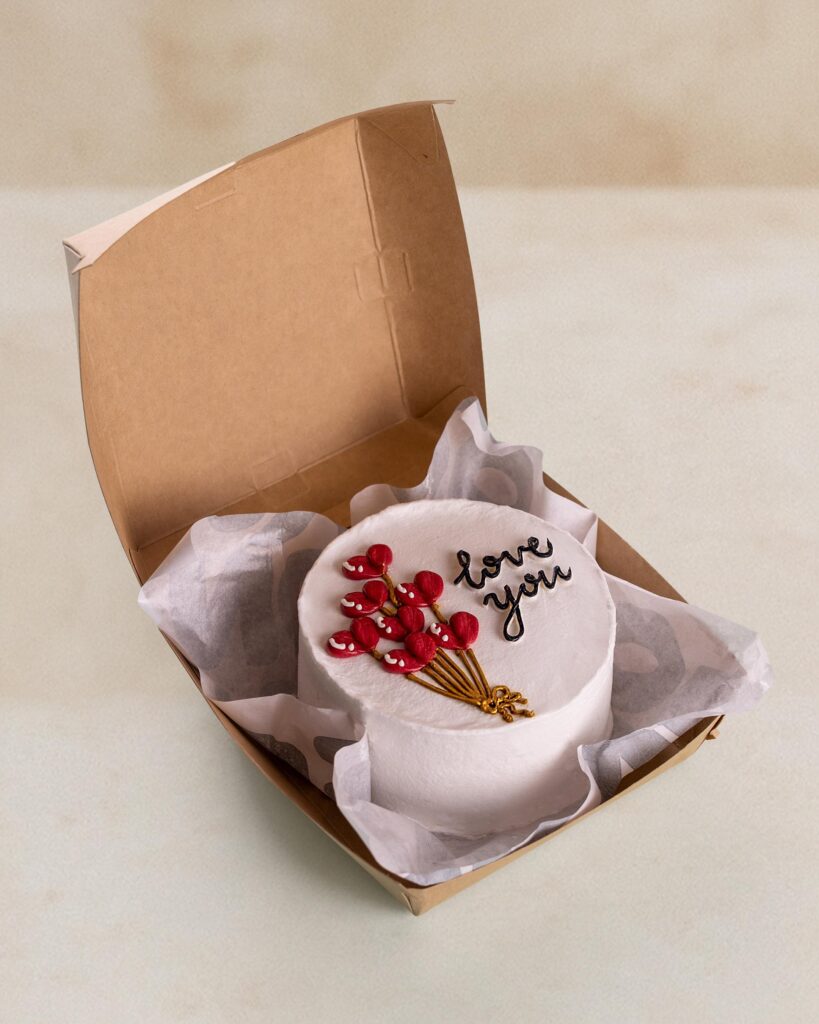 لانش بوكس كيكة بالون الحب – هدية مثالية للمناسبات الرومانسية