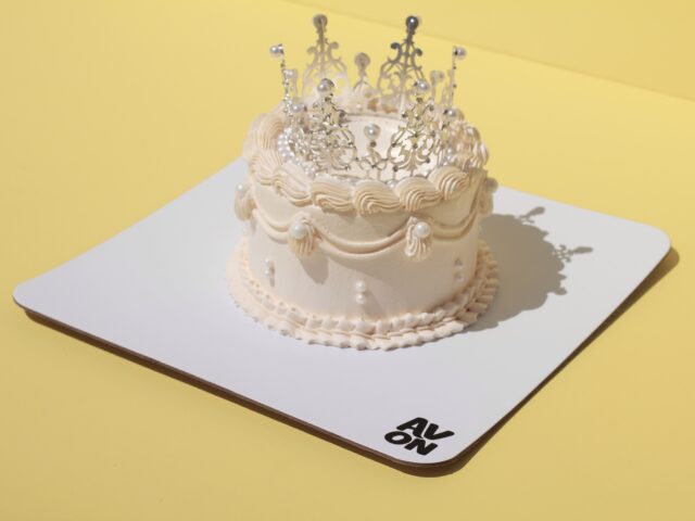 كيكة التاج جدة: فخامة الطعم والتصميم في كل مناسبة