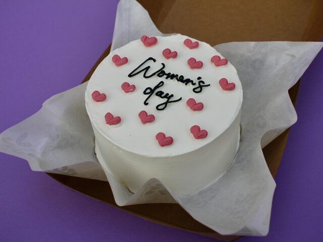 أفضل محلات كيك في المدينة تجربة تستحق الزيارة