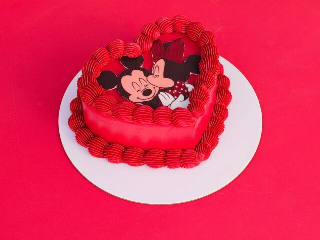 لماذا تُعد هدايا عيد الحب للنساء تعبيرًا خاصًا عن المشاعر؟